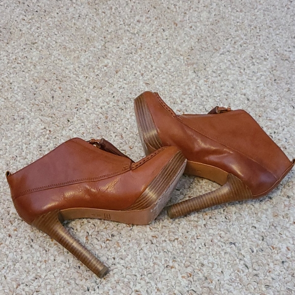 COACH Cary (Q1551) Booties - Picture 3 of 3